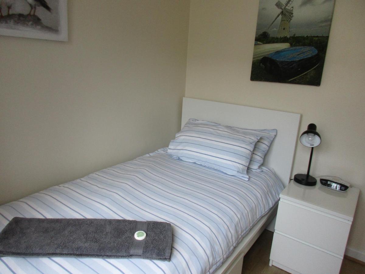 20 Nightingale Gardens, Coton Park, Rugby Cv23 0Wt Apartment Exterior photo