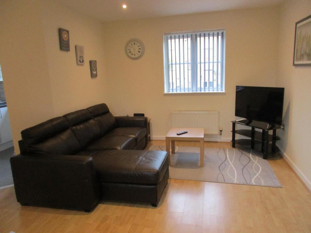 20 Nightingale Gardens, Coton Park, Rugby Cv23 0Wt Apartment Exterior photo